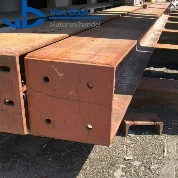 Robuuste Stalen H.E.A Balk – 250 mm breed x 6 meter